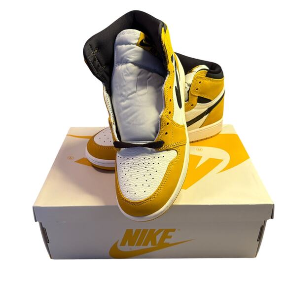 Nike Air Jordon 1 Retro High OG Sz 7Y / 8.5 Women FD1437 701 - Picture 1 of 7